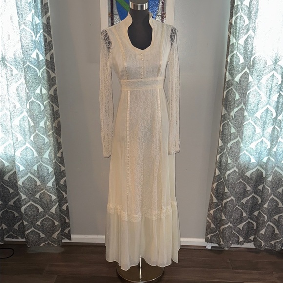 Vintage 1970’s Gunne Sax Style Lace & Pearl High Neck Wedding Dress - Picture 1 of 8